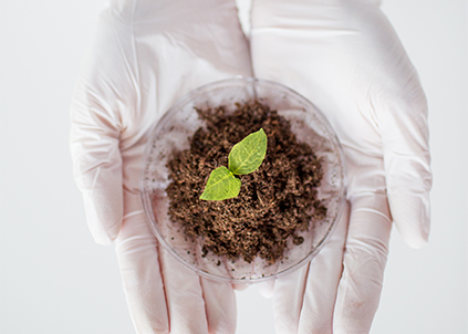 到底谁干的？美军官遭伏击身亡后，美军霸占的石油设施又遭袭击